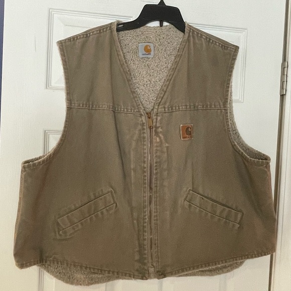 Carhartt Other - Carhartt vintage V13 DES sherpa-lined washed canvas vest in a desert beige - XL